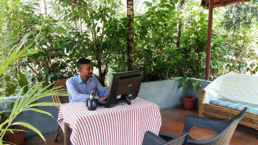 Leisure Vacations Whispering Woods Hotel Madikeri Eksteriør billede