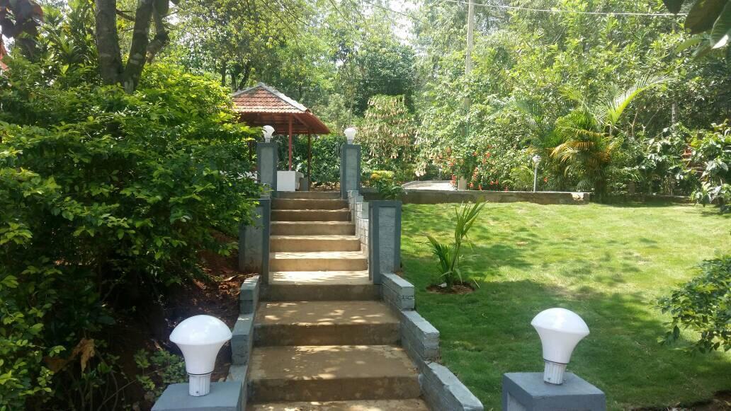 Leisure Vacations Whispering Woods Hotel Madikeri Eksteriør billede